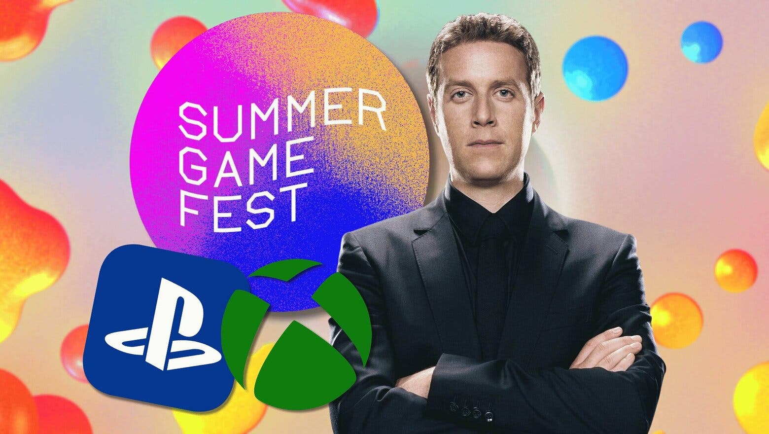 Geoff Keighley junto a los logotipos de Sony y Xbox