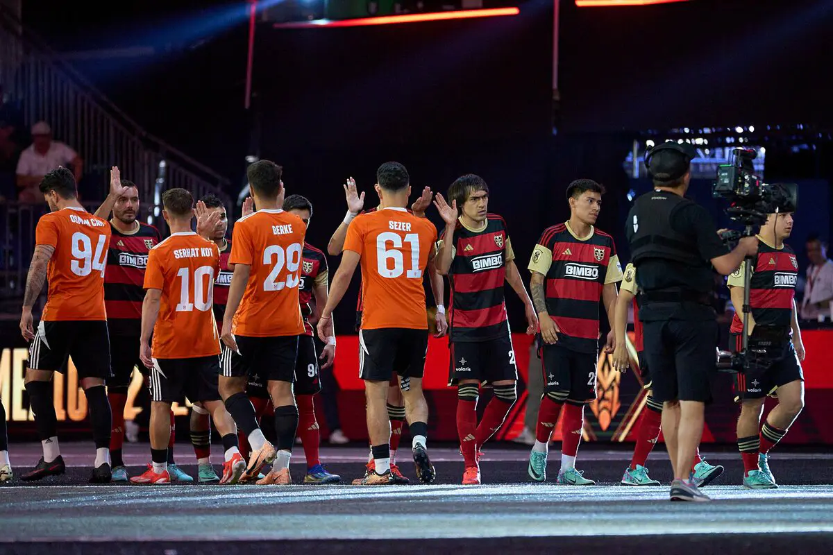 Peluche Caligari vs Limon FC kings world cup