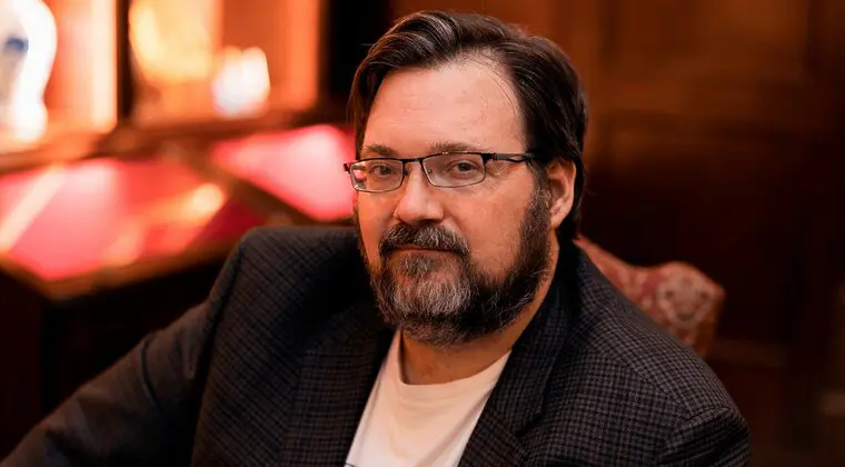 Imagen de Las 3 novelas de Brandon Sanderson que merecen dar el salto a los videojuegos