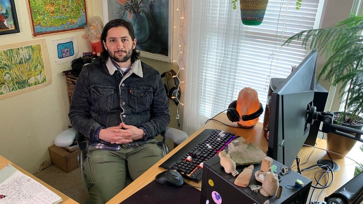 Eric Barone (CorncernedApe) en el estudio donde desarrollo Stardew Valley en solitario 