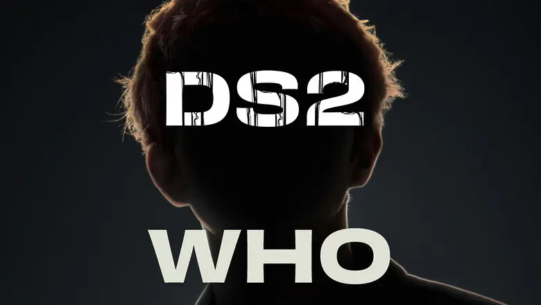 Fotografía de la silueta de una persona junto a un texto que dice "who" y el logo de Death Stranding 2: On the Beach