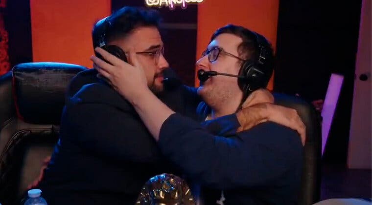 Imagen de El beso en la boca entre IlloJuan y Mangel con el que despidieron los The Game Wards 2024