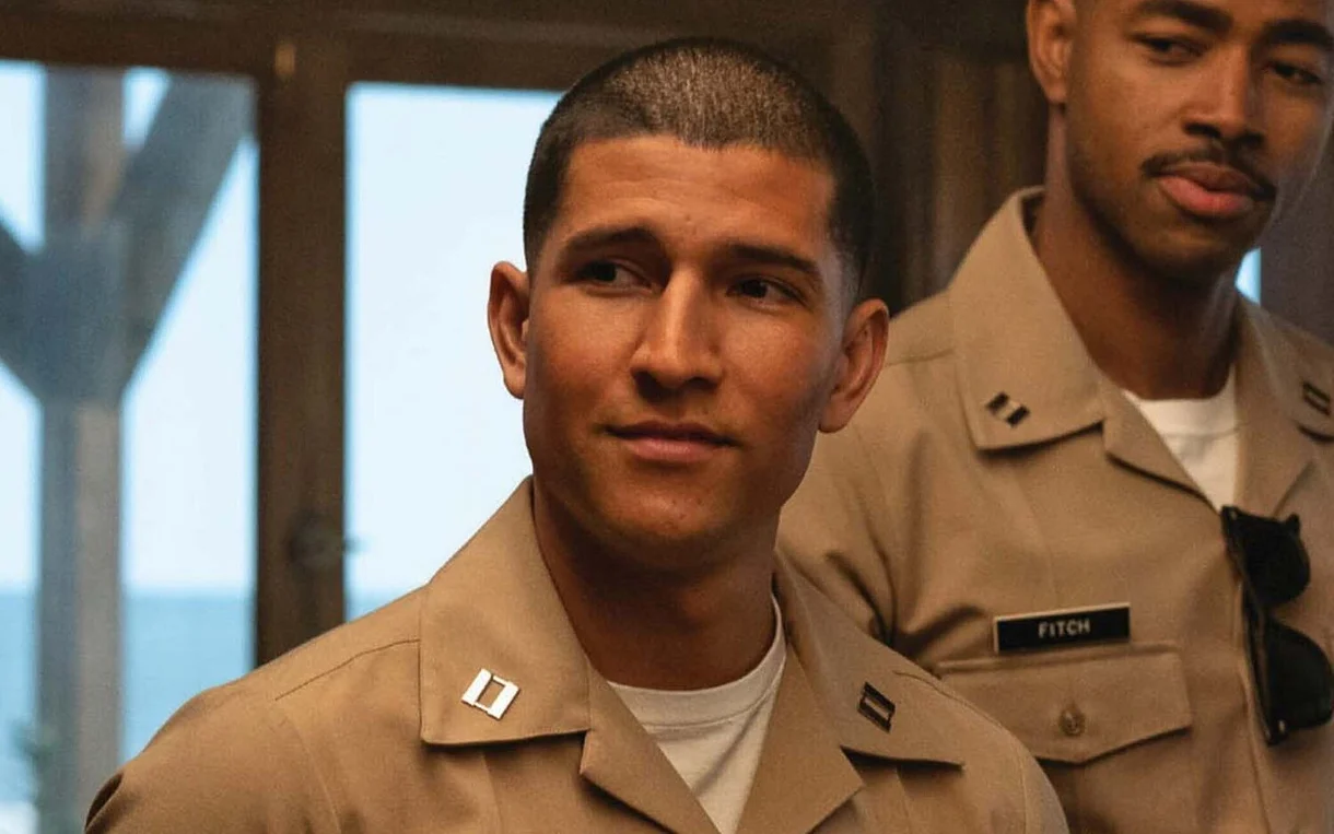 Danny Ramirez es Manny