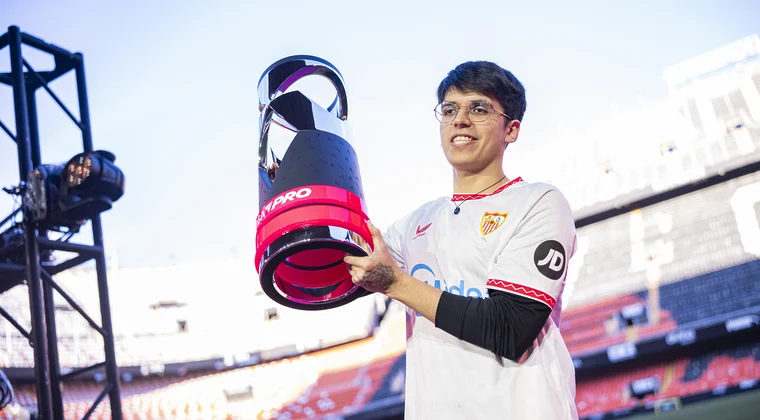 Imagen de Nicolas99fc gana en Mestalla y es bicampeón de LALIGA FC Pro Finals