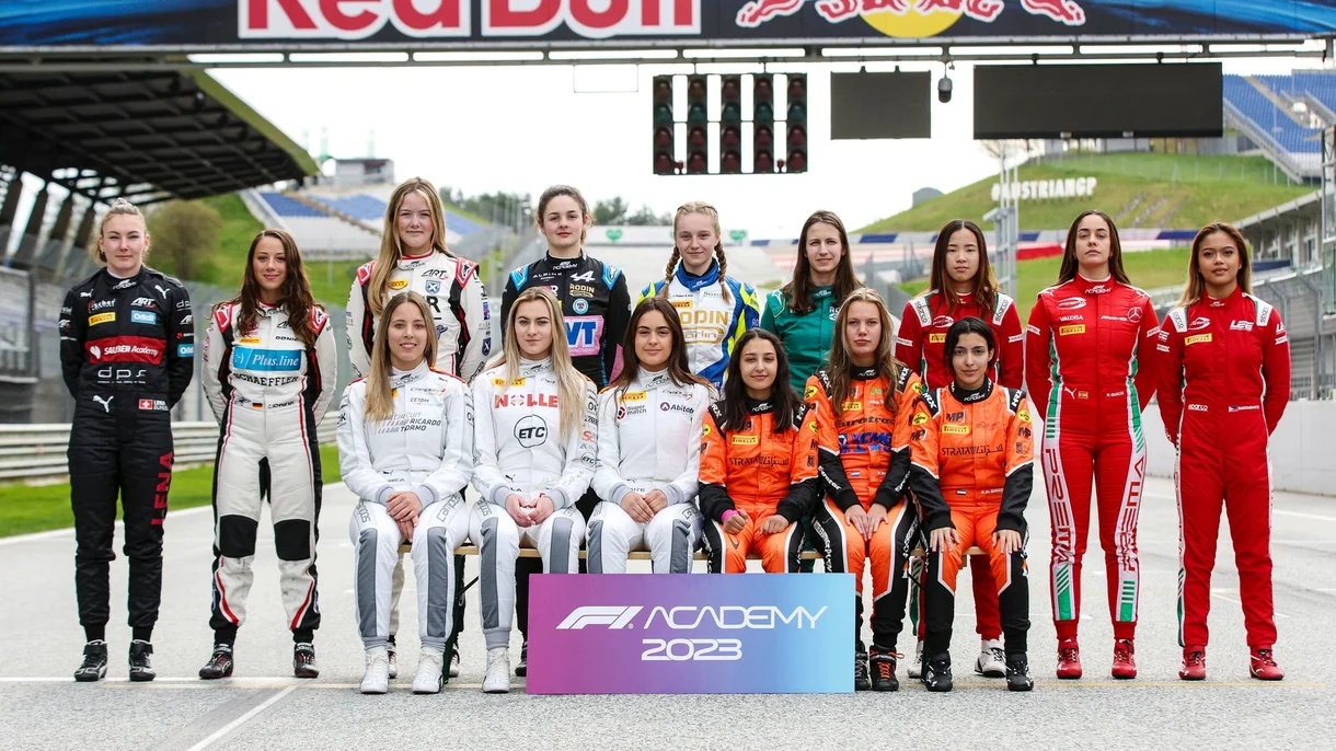 F1: La academia