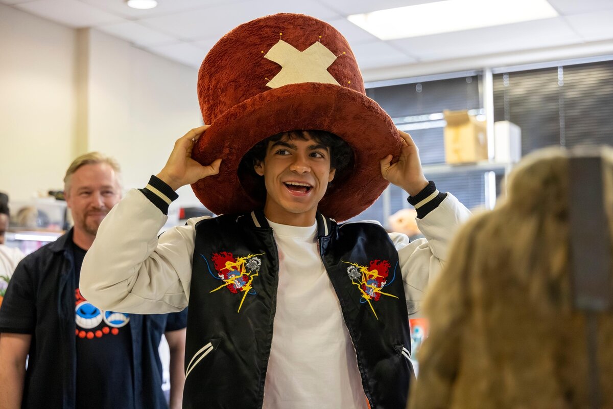 Iñaki con el sombrero de Chopper