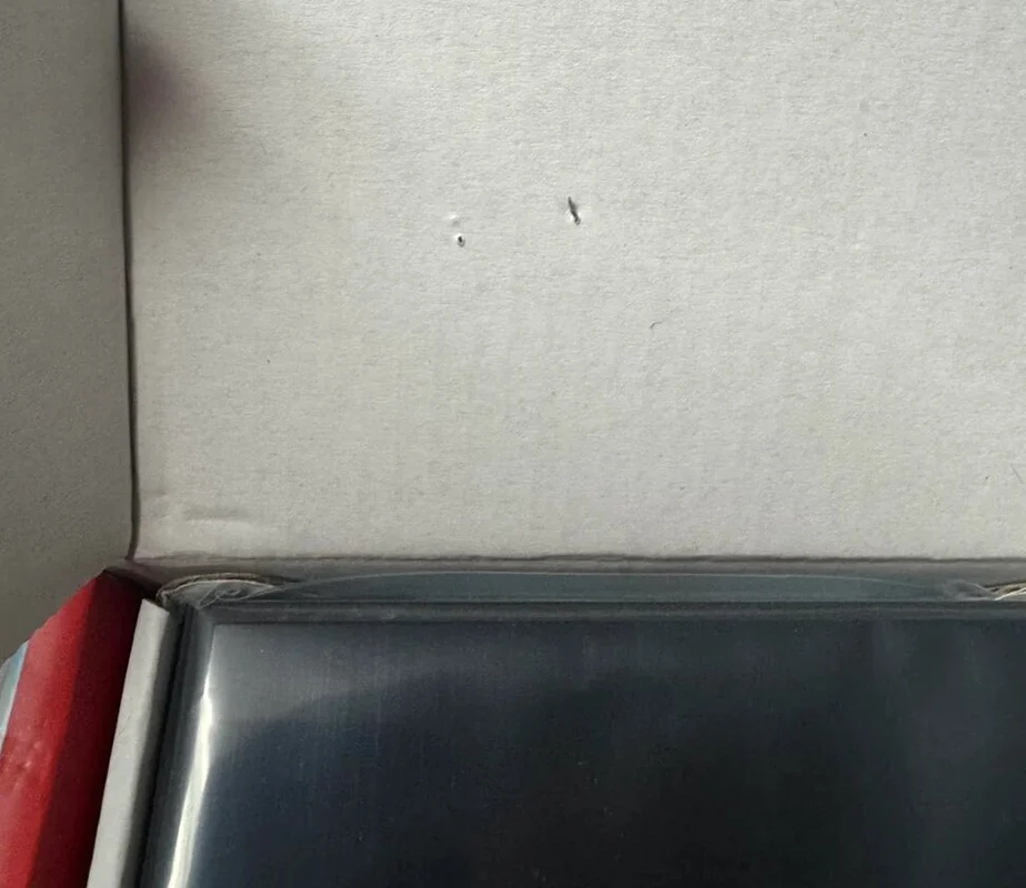 Imagina que reservas tu Nintendo Switch 2 y te encuentras que "han grapado la pantalla": La historia de un usuario que nos ha dejado alucinando