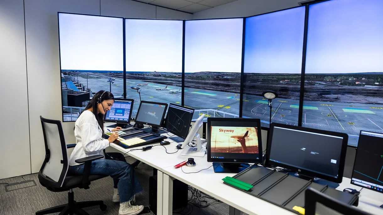 Imagen de un controlador aéreo