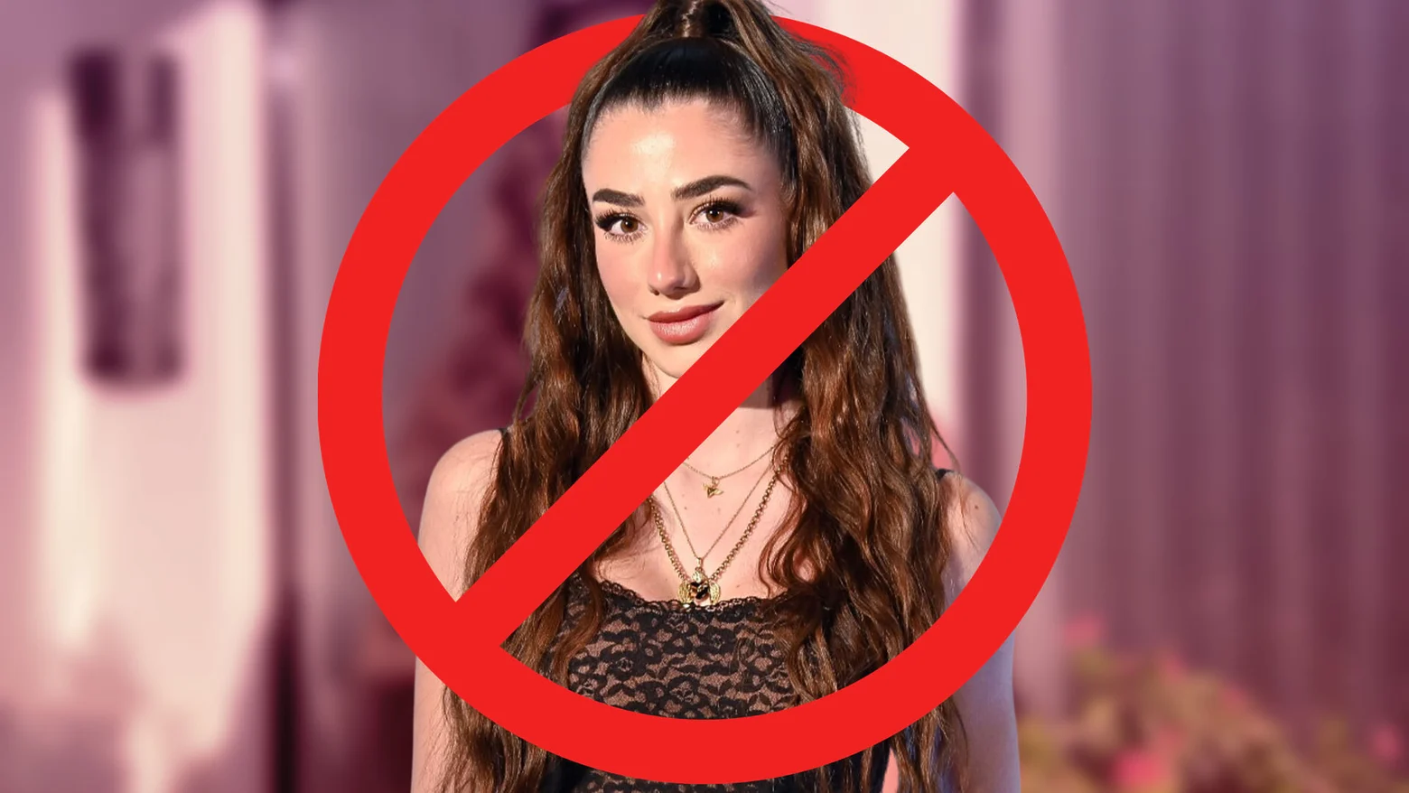 La influencer Lola Lolita enfrenta su peor crisis: Una actitud controvertida y un bolso de 4.000 € la ponen en el centro de todas las miradas