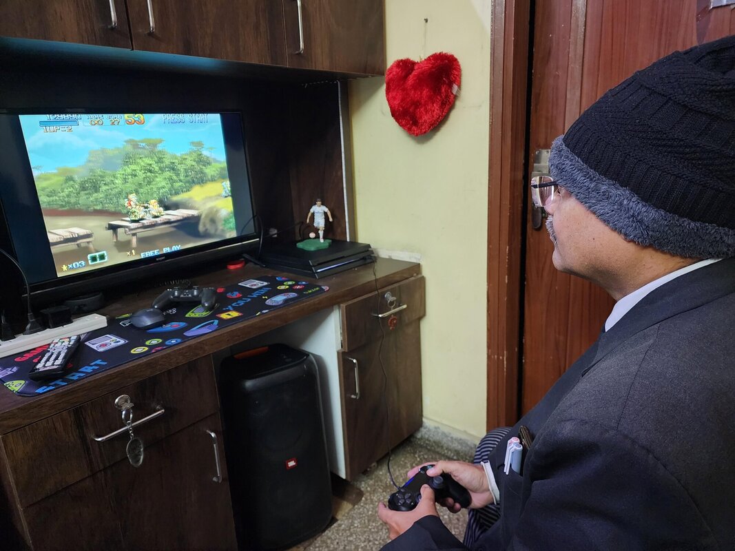 De la PS2 a la gloria: La conmovedora historia de un hijo que nunca olvidó los años de juego con su padre y que le devolvió con un gesto inolvidable