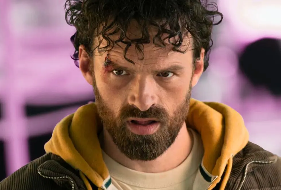 El actor Alban Lenoir interpreta al protagonista de Bala Perdida 3