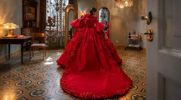 Imagen de Diamanti: la feminidad como hilo del vestuario y el cine