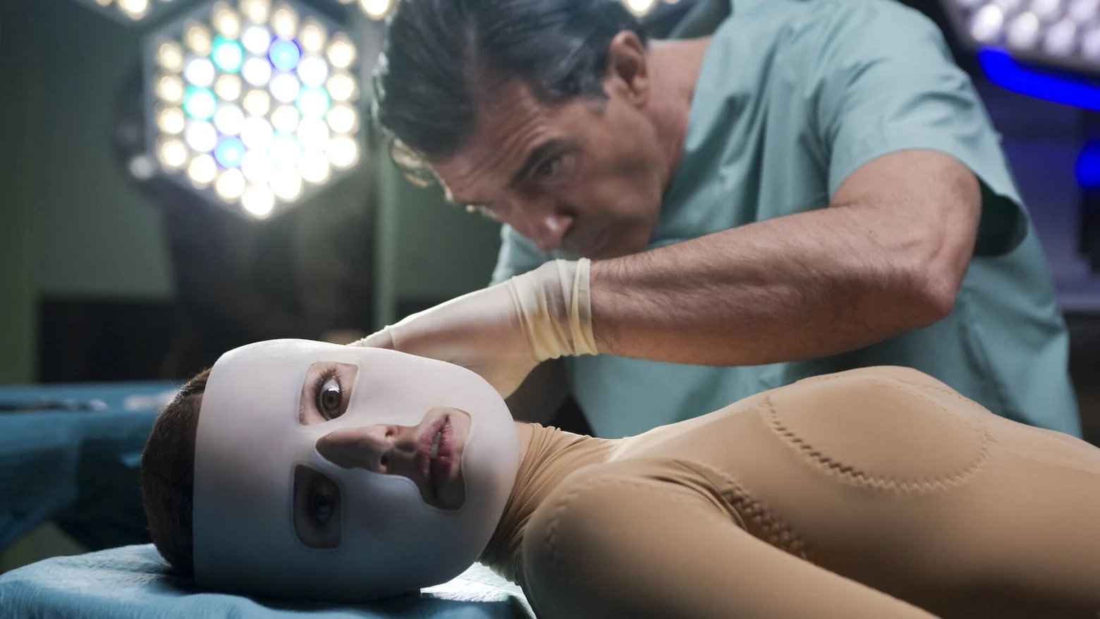 La piel que habito- cuando Almodóvar fue recibido con fascinación y estupor