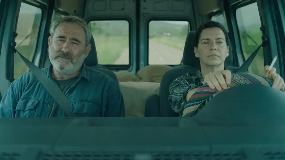 Escena de La Tierra Negra con Sergi López y Laia Marull