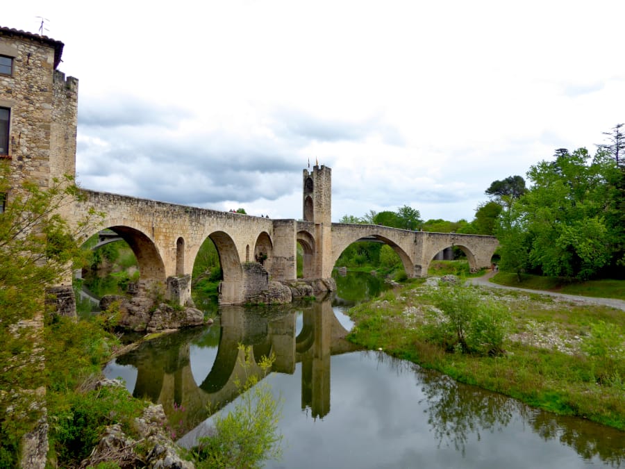 puente de besalu