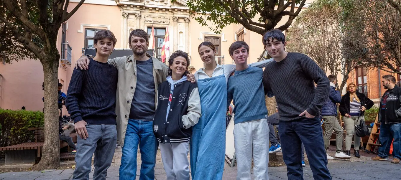 Fotografía de los protagonistas de Voy a pasármela mejor