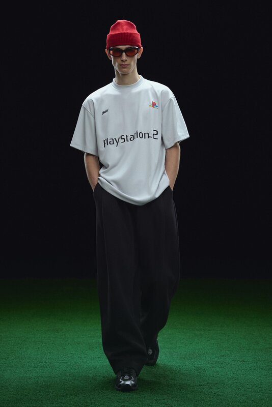 Pull & Bear y PlayStation se unen: la colección de ropa que todo fan de la compañía debería de tener