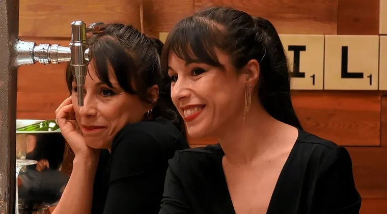 Imagen de El grave problema de salud mental que sufren las gemelas de 'First Dates' y que pocos conocen