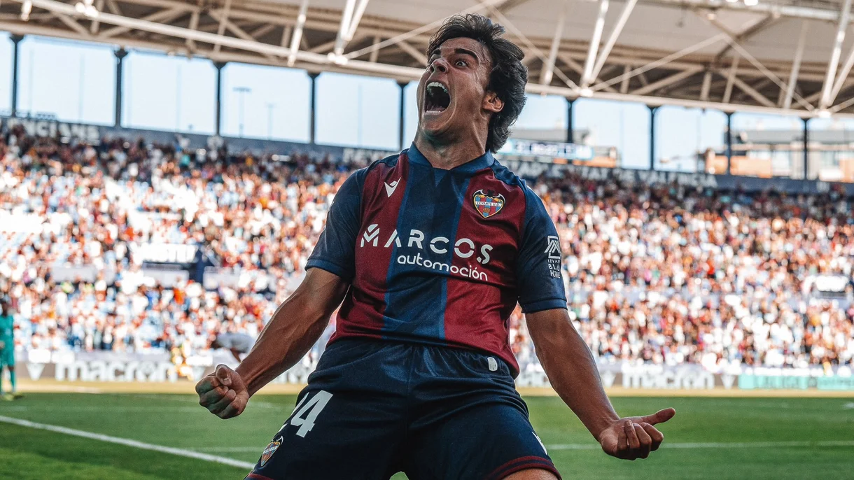 Carlos Álvarez del Levante UD.