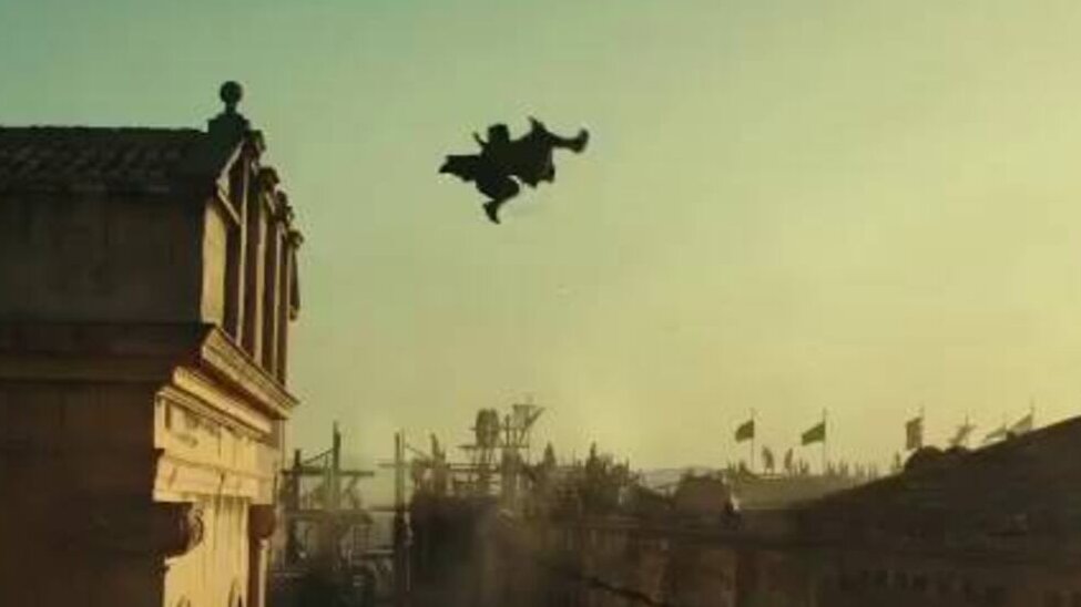 assassins creed pelicula caida libre