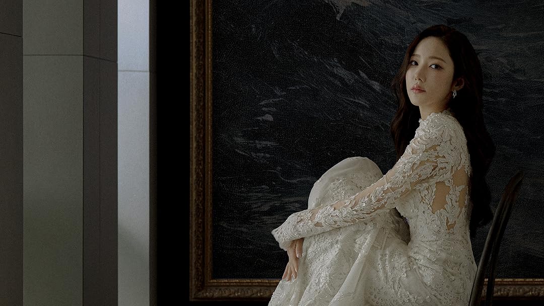 una mujer posando en el beso de la sirena, nueva serie de amazon prime video