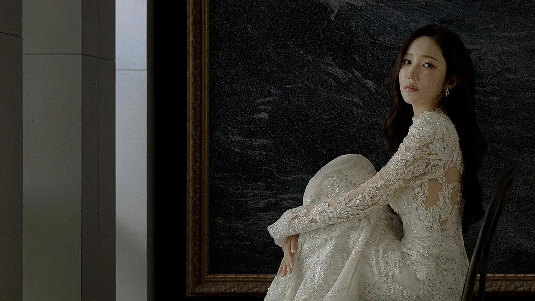 el beso de la sirena amazon prime video una mujer posando en el beso de la sirena, nueva serie de amazon prime video