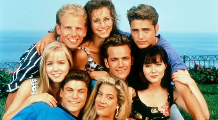 Imagen de Prime Video recupera 'Sensación de vivir', la serie que marcó a toda una generación en los 90: ya puedes ver sus 293 episodios